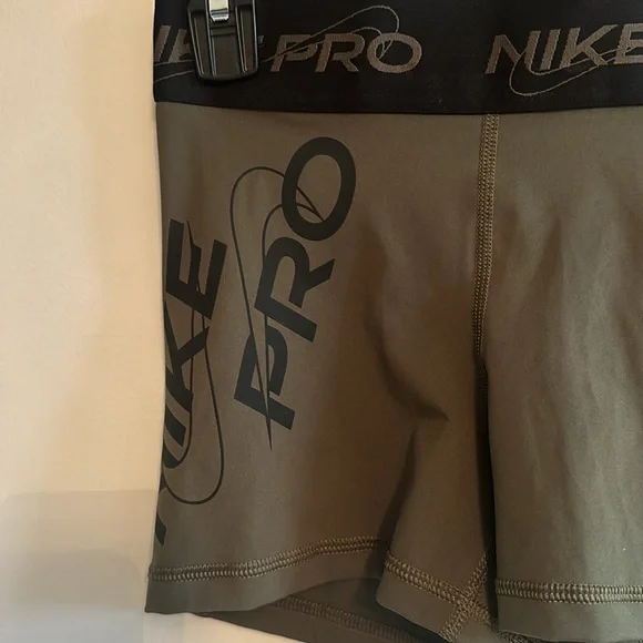 New!! Nike Pro Women’s bike shorts - Picture 2 of 7